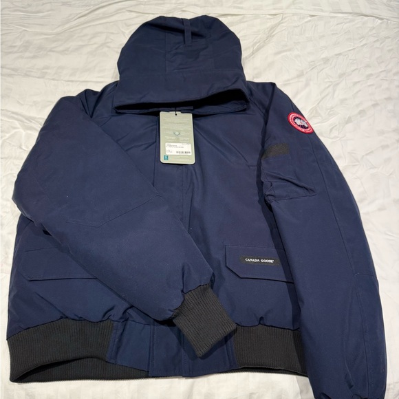 CANADA GOOSE - MENS CHILLIWACK BOMBER 7999M NAVY BLUE - TAGS ON, SIZE XL. - Picture 3 of 4